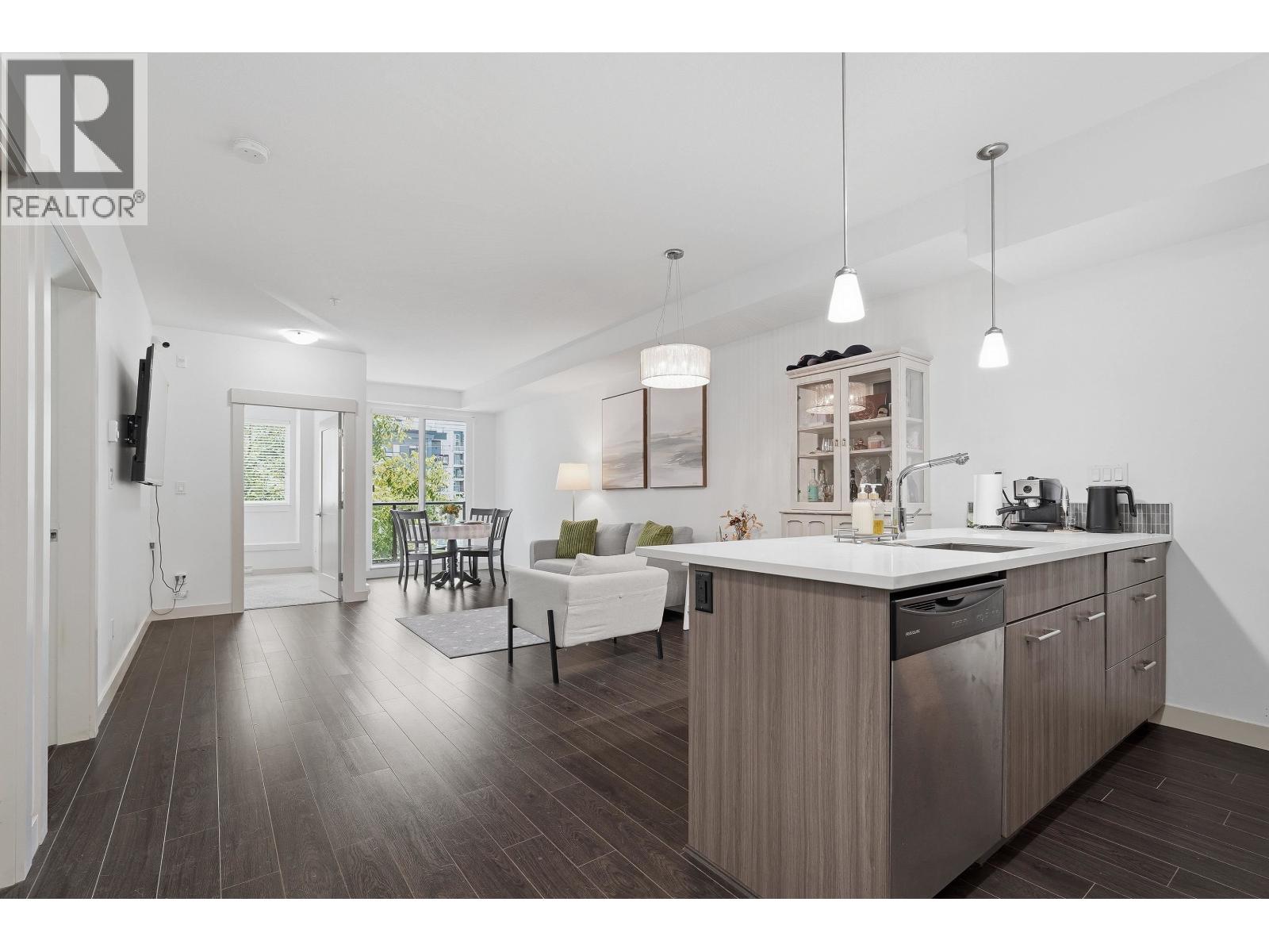 2214 KELLY Unit 206