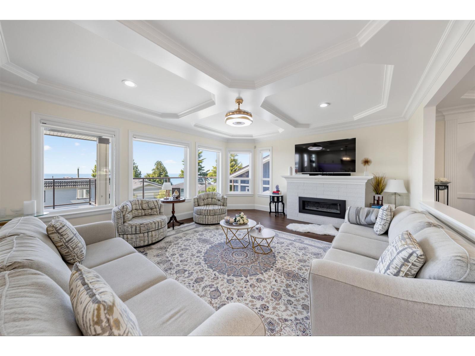 15354 ROYAL photo 2