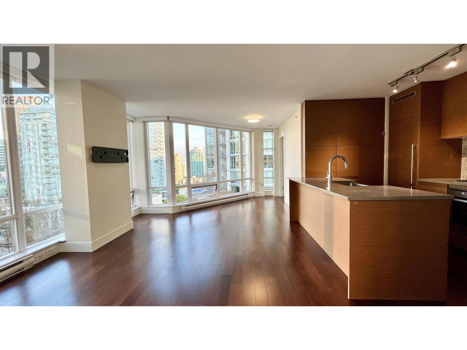 565 SMITHE Unit 1107