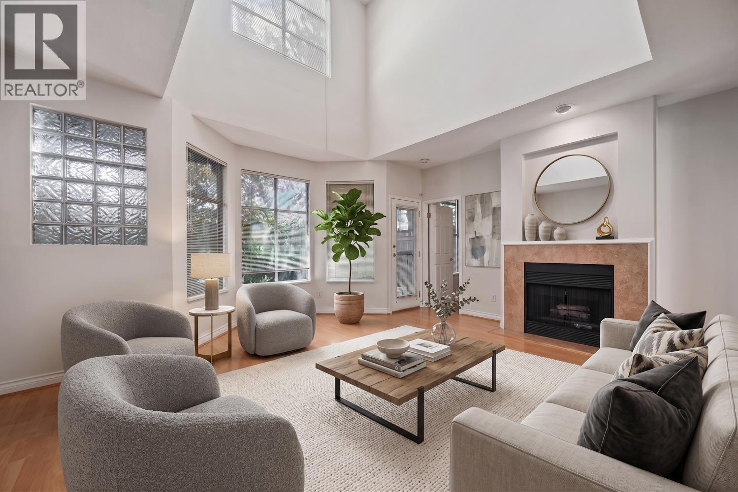 7695 ST. ALBANS Unit 27