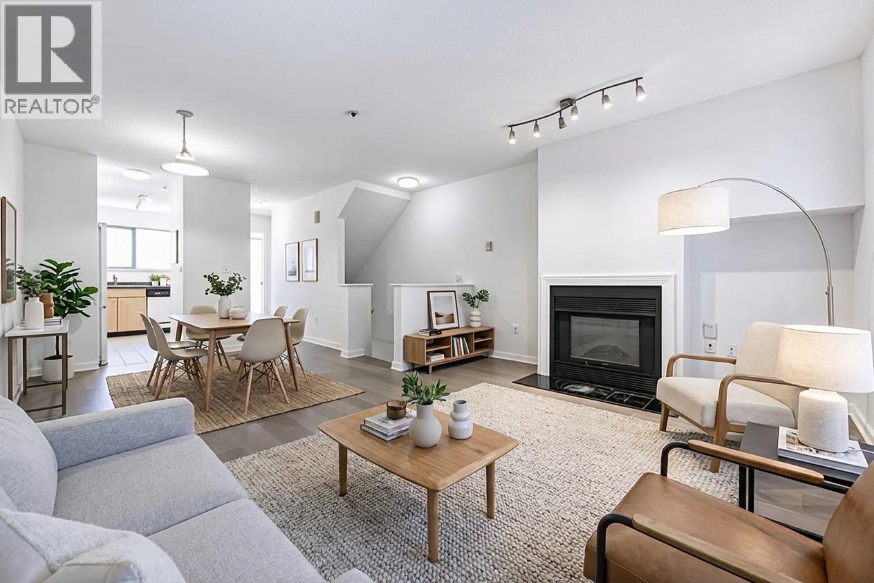 3683 WELLINGTON Unit 202