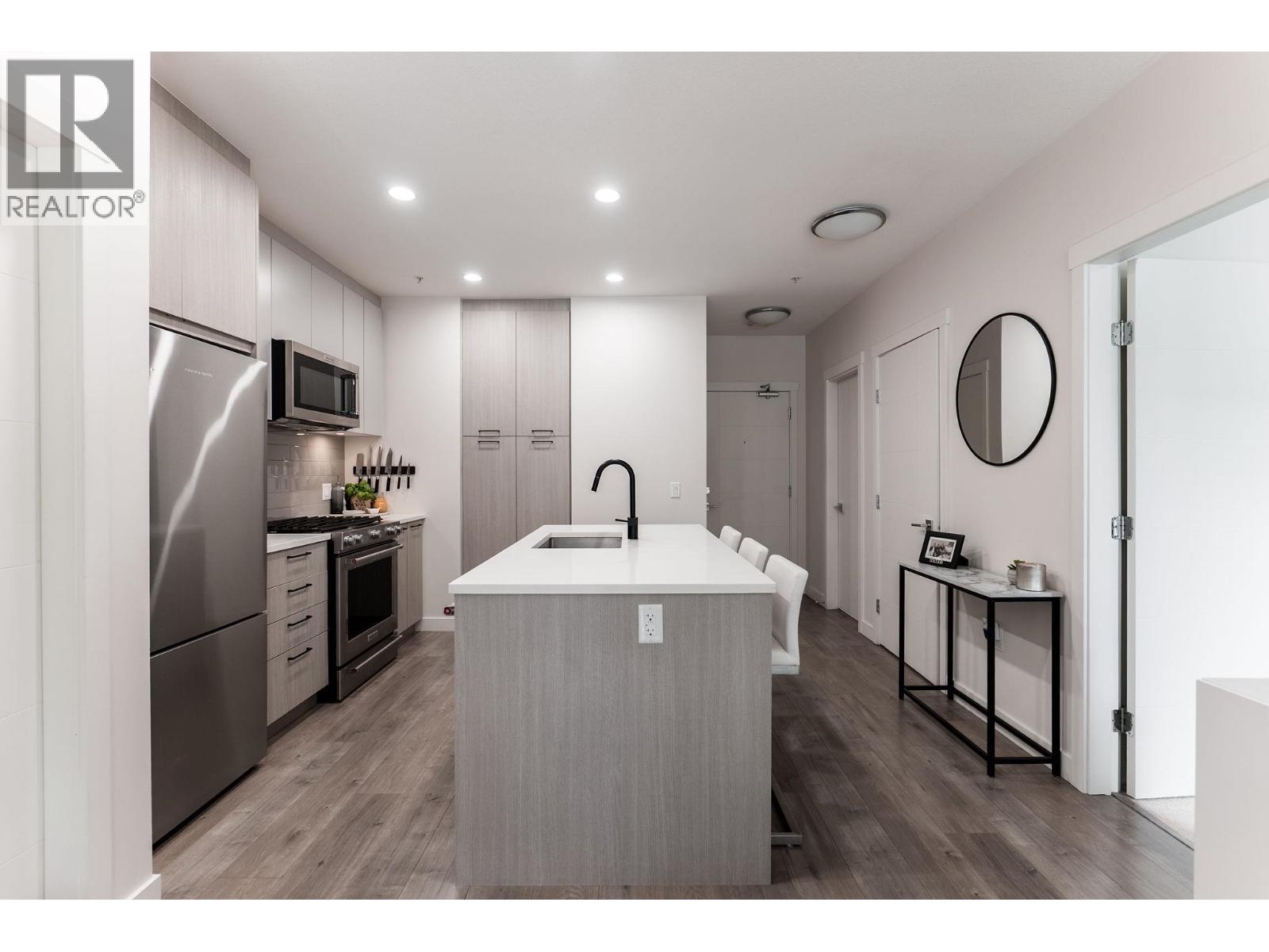 707 COMO LAKE Unit 206
