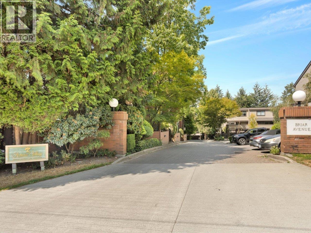 2140 BRIAR Unit 206