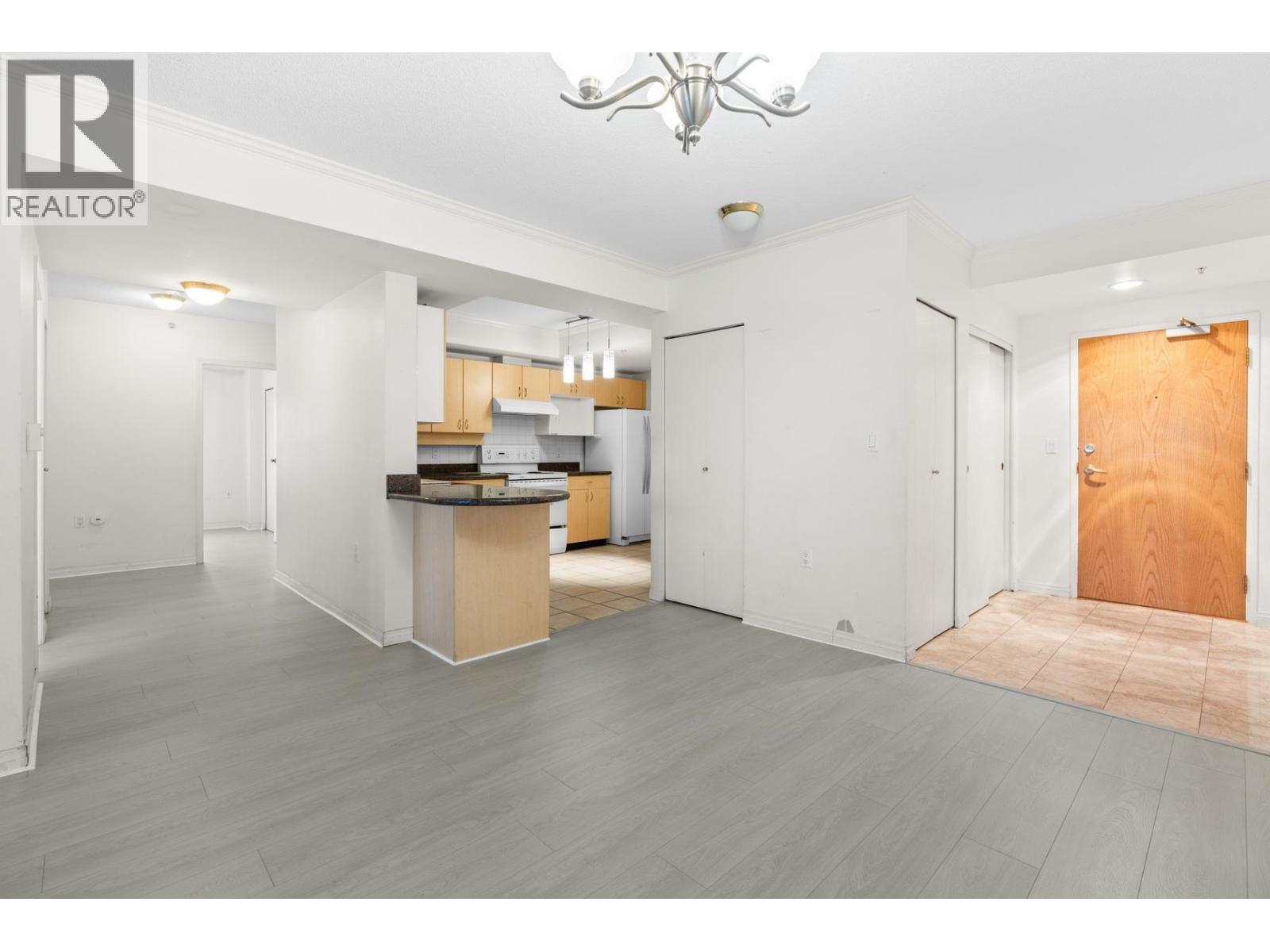 6611 COONEY Unit 1605