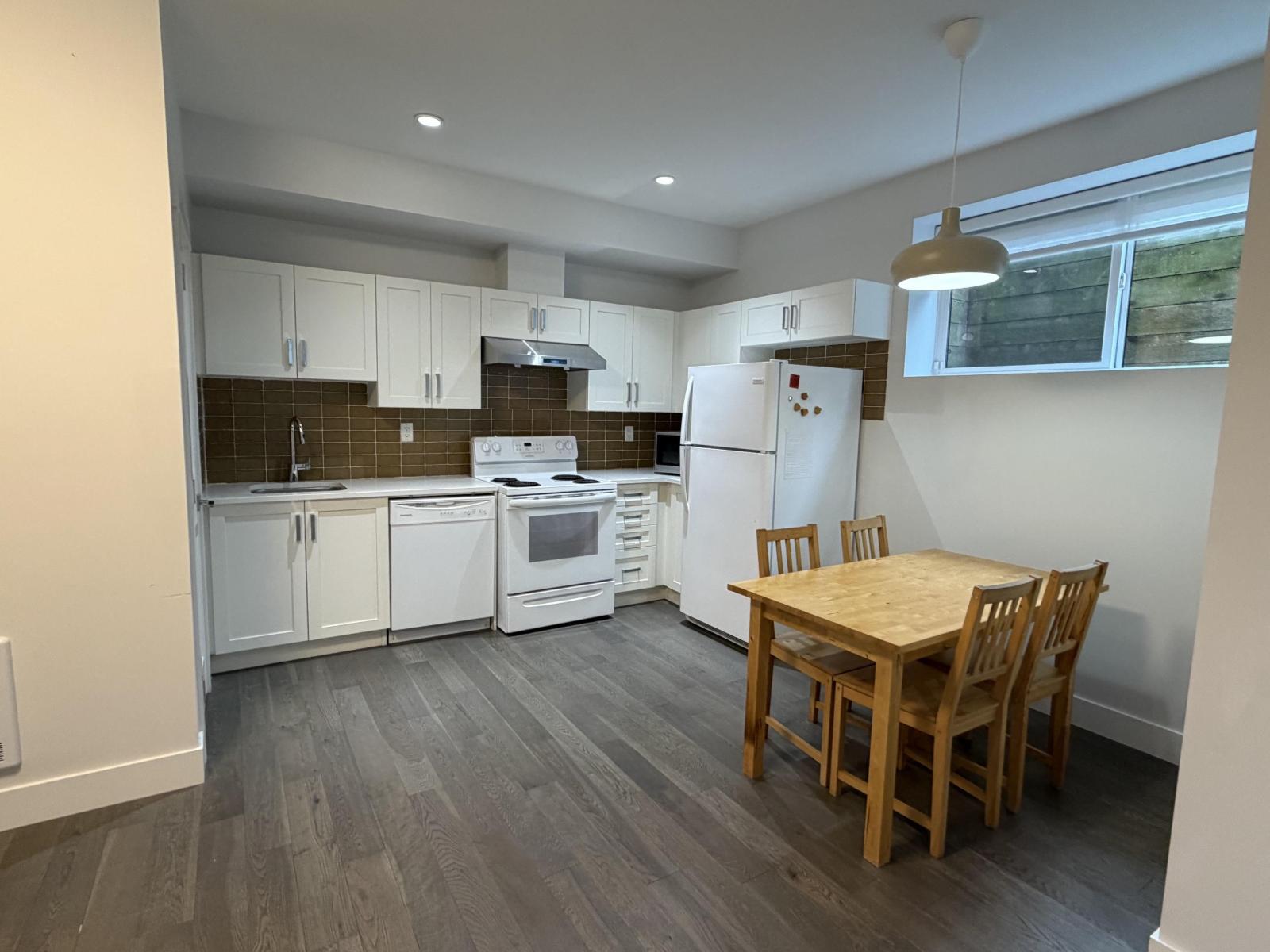 16487 103 Unit Basement