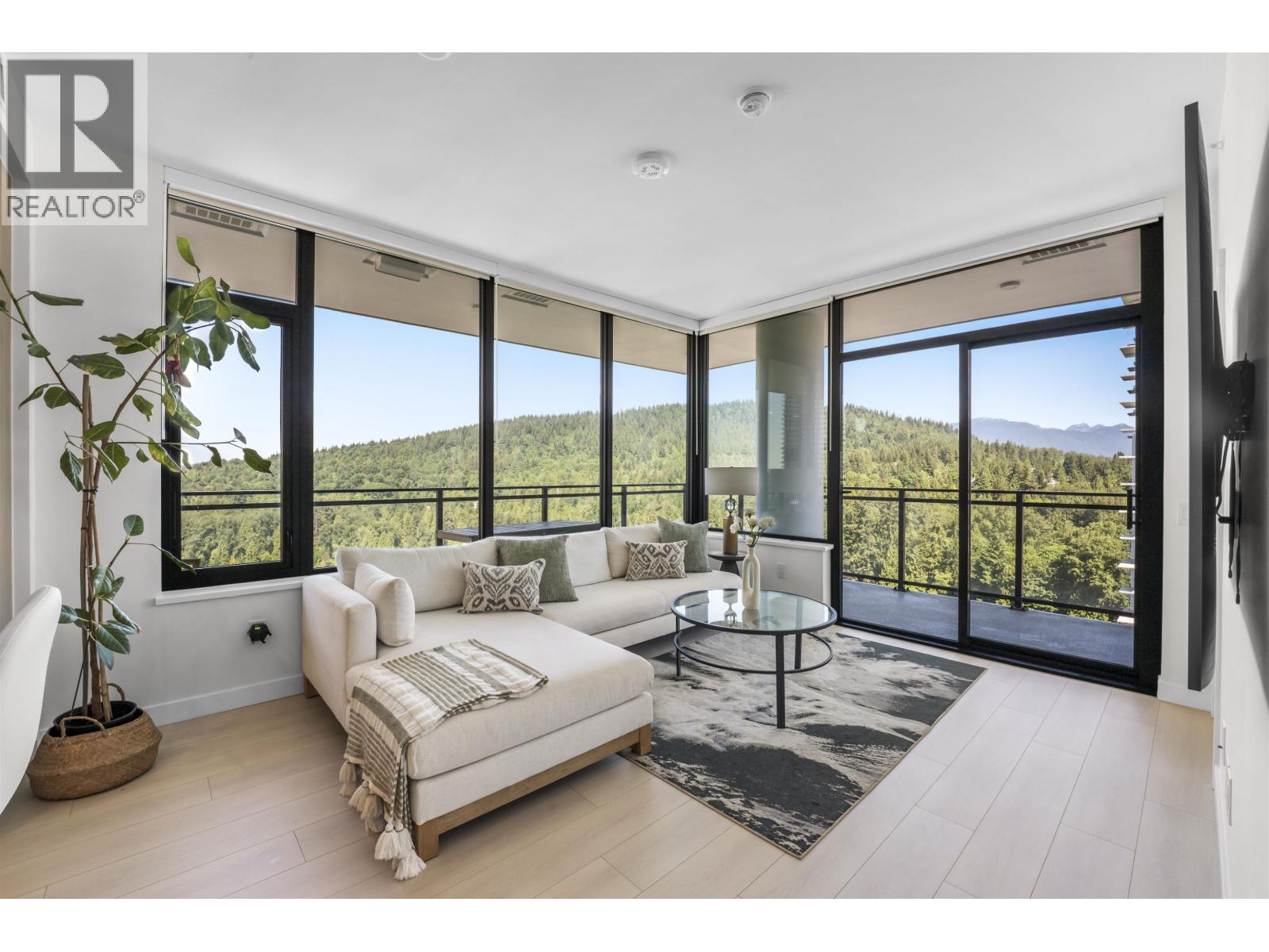 626 CLAREMONT Unit 1705