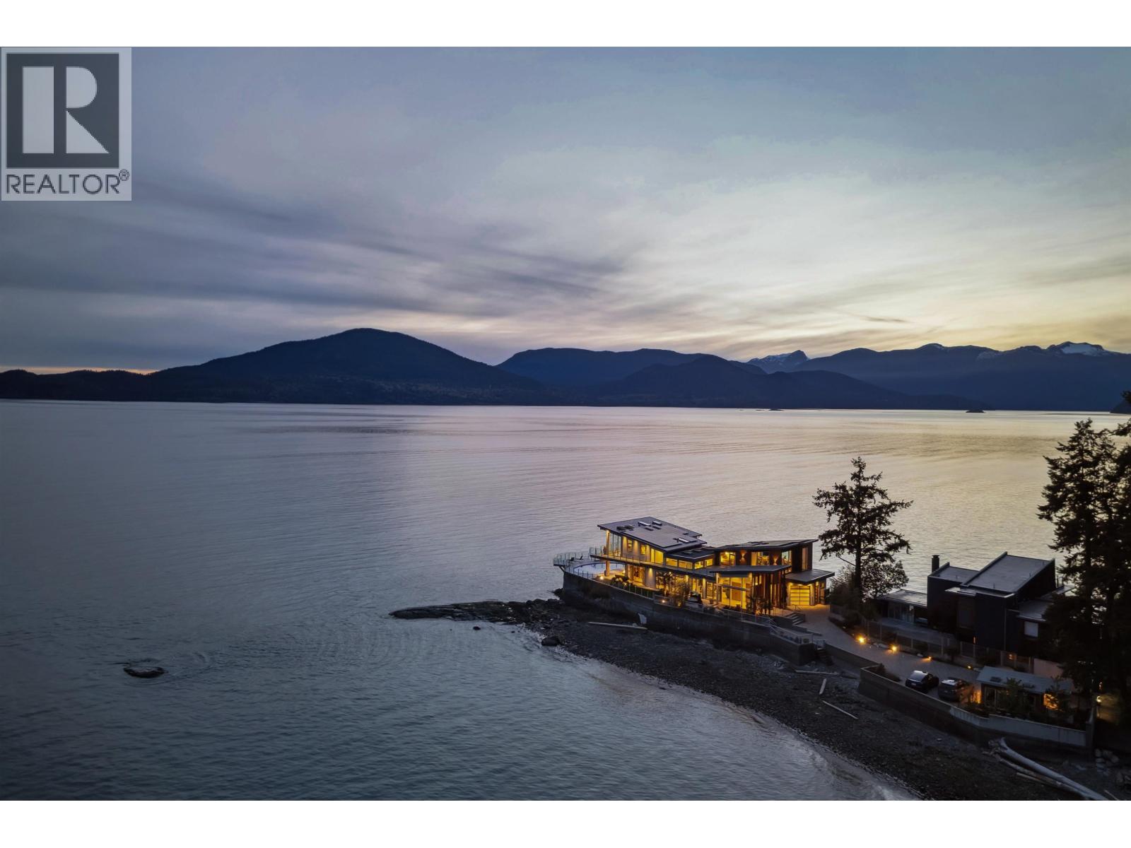 15 BRUNSWICK BEACH