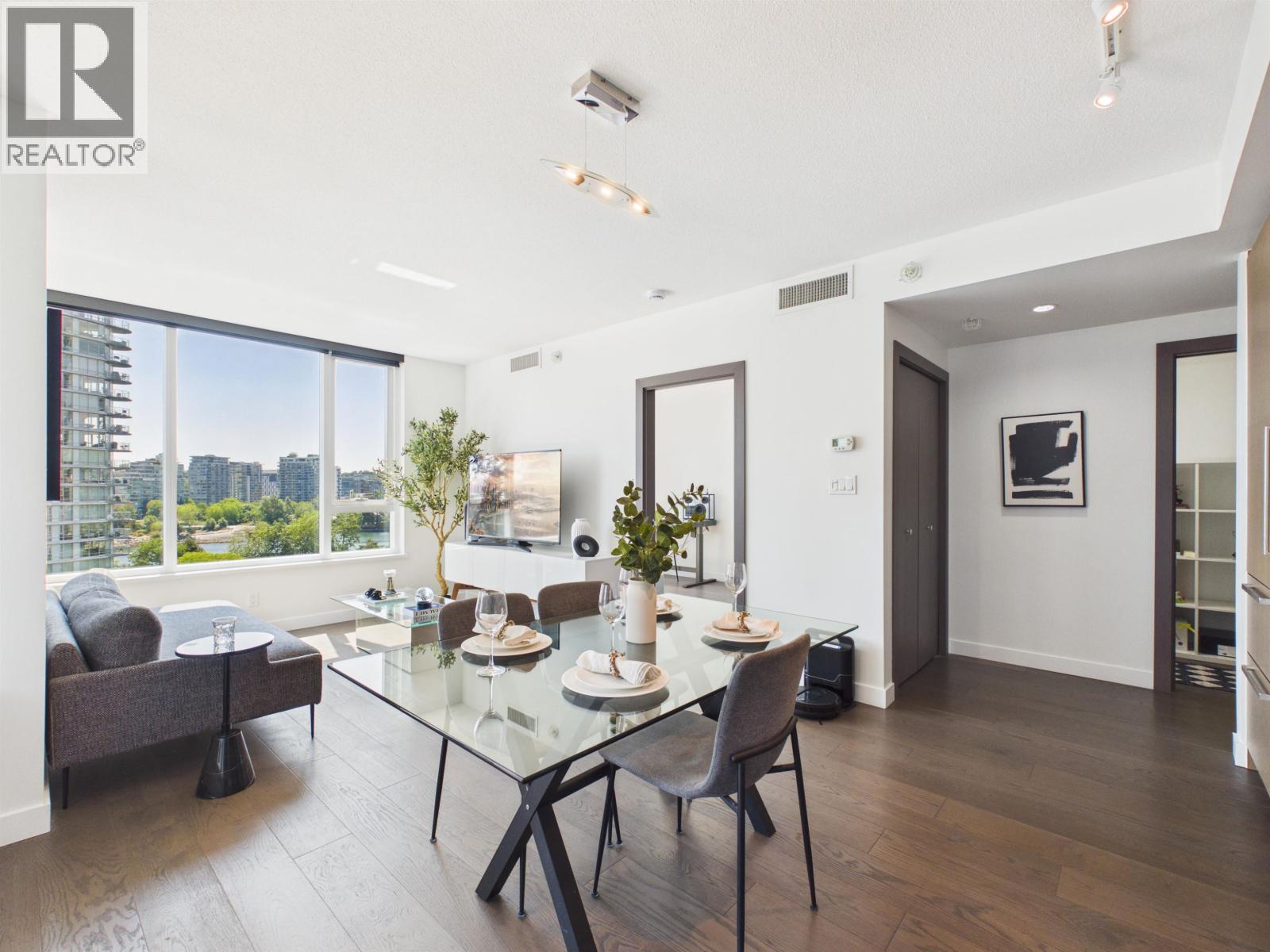 68 SMITHE Unit 808