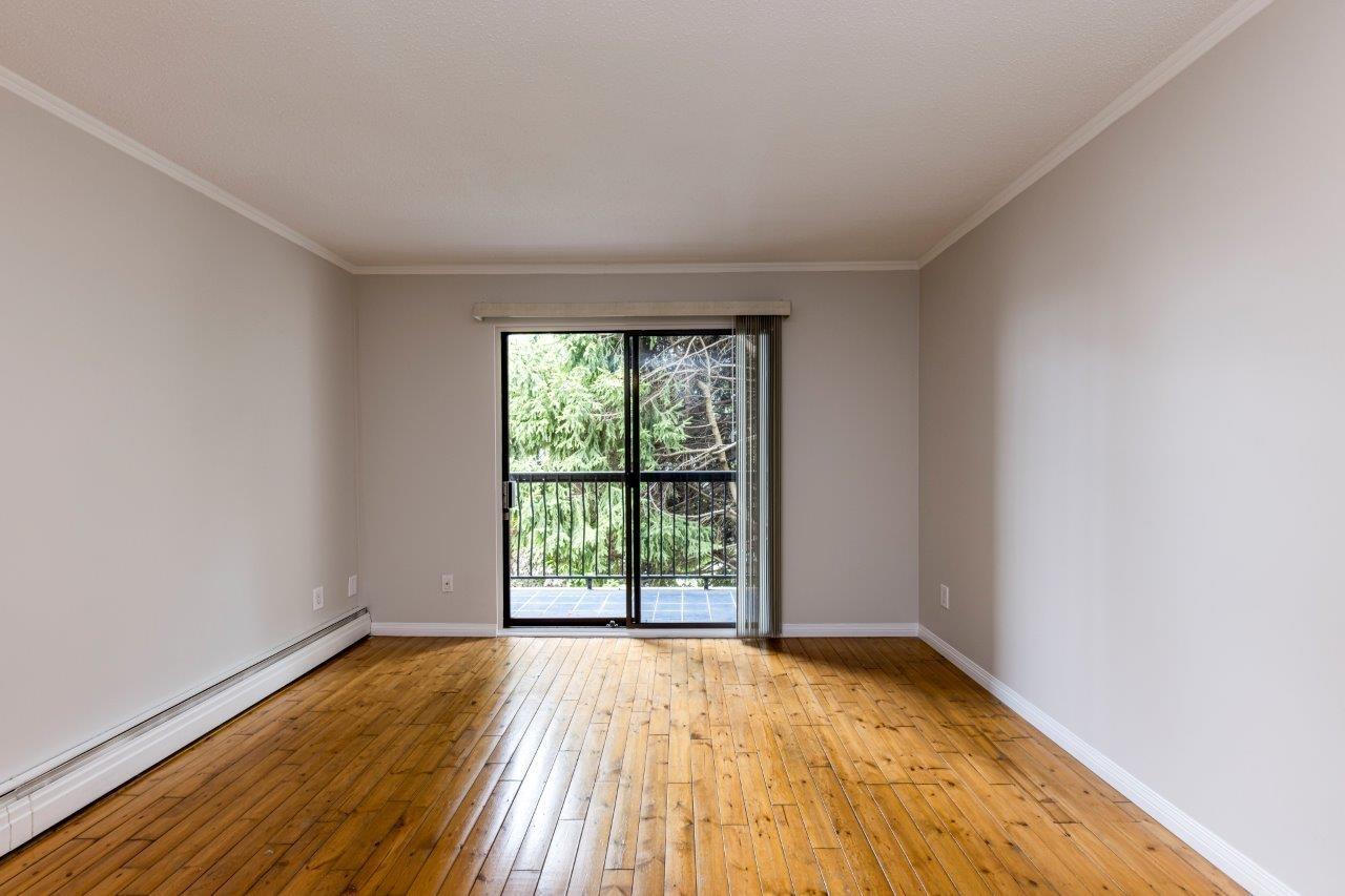1442 BLACKWOOD Unit 219 photo 5