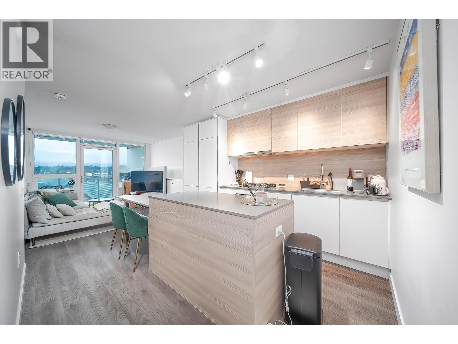 988 QUAYSIDE Unit 710