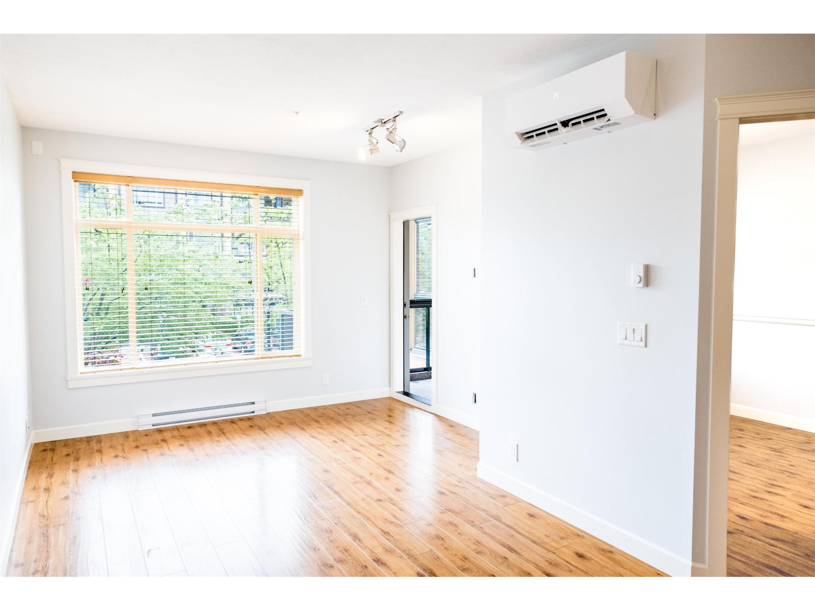 8067 207 Unit 216 photo 2