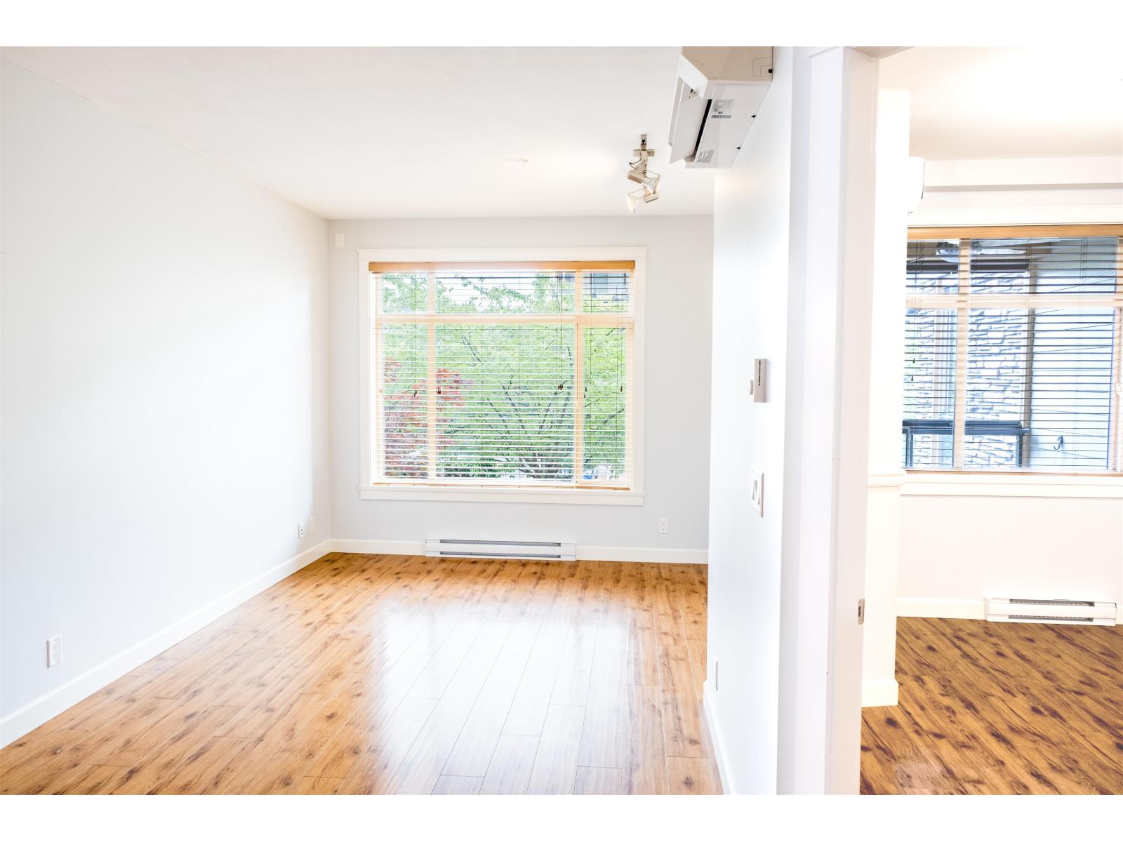 8067 207 Unit 216 photo 3