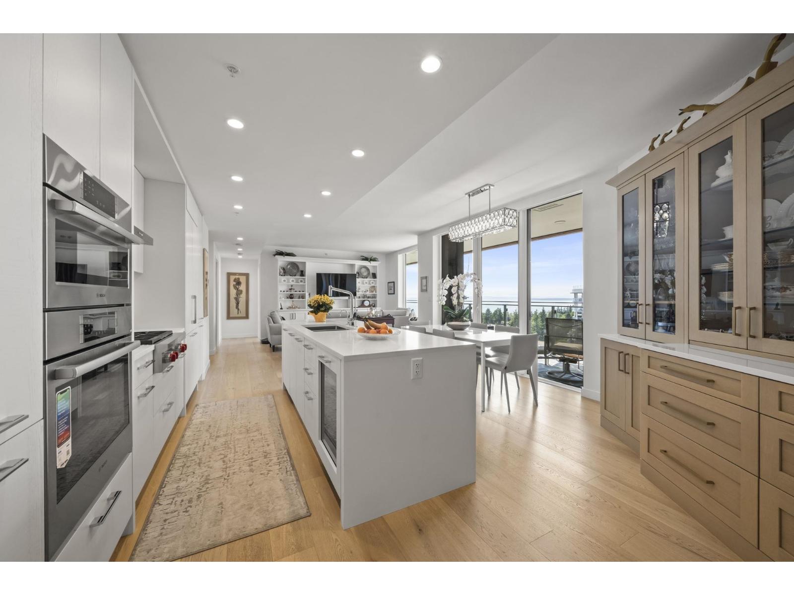 1439 GEORGE Unit 907