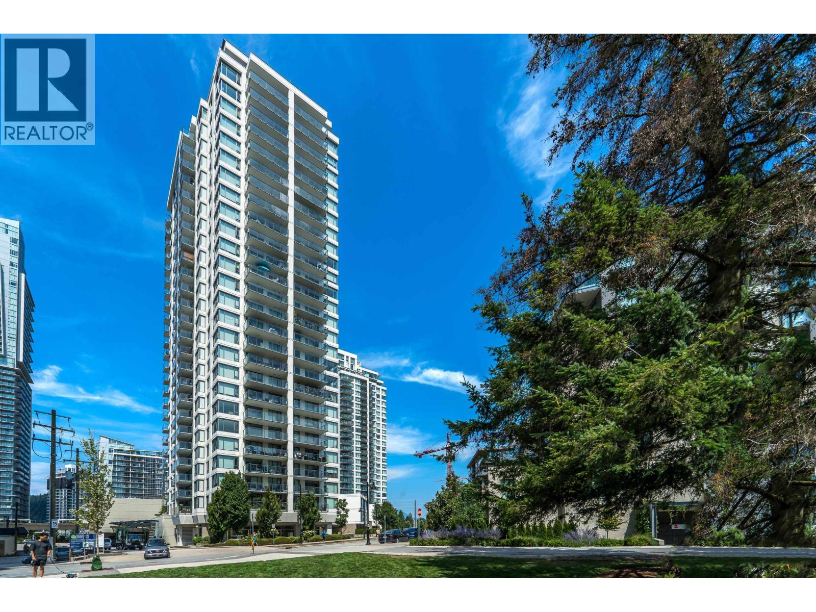 570 EMERSON Unit 1402