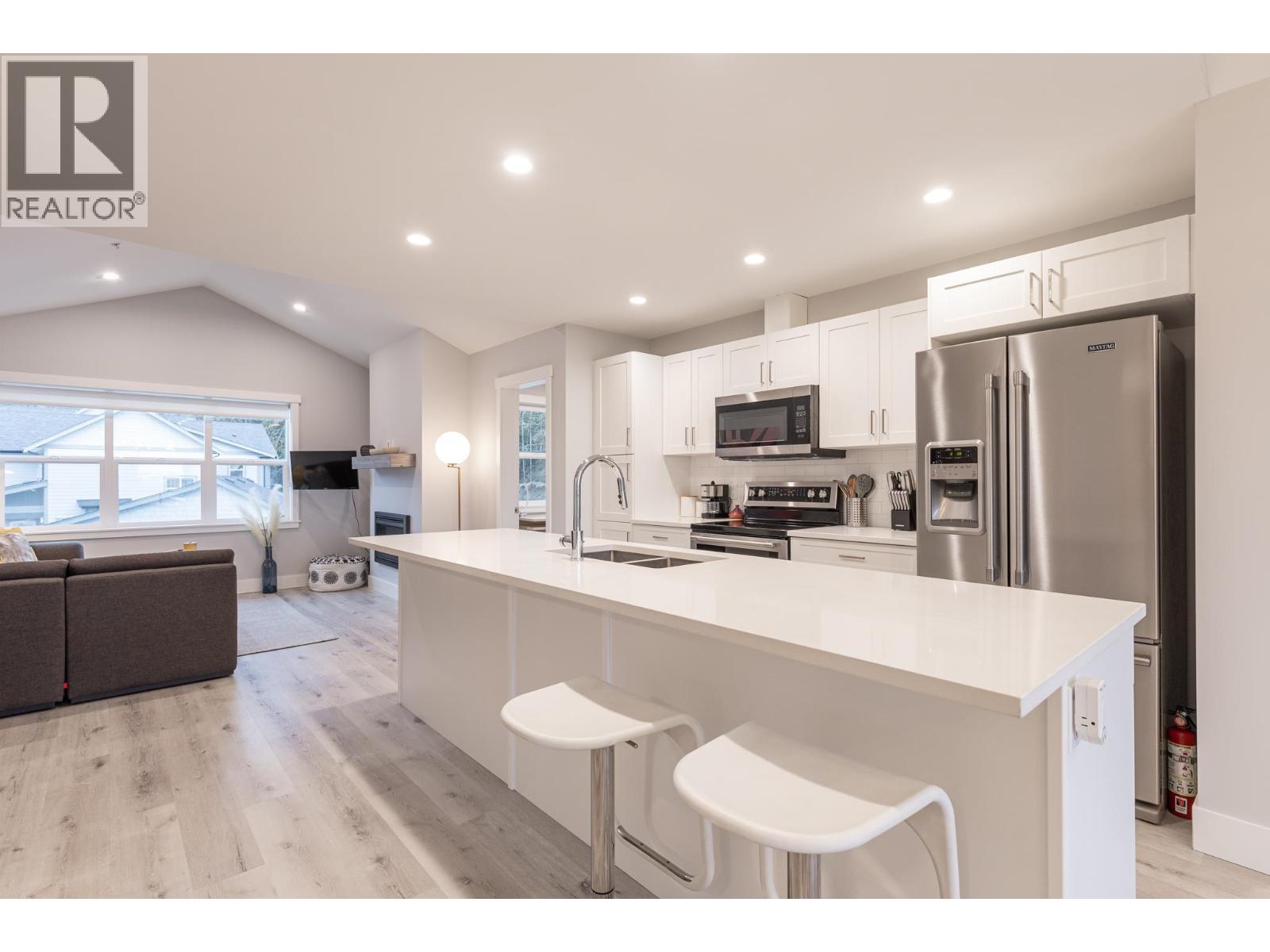 950 WOODSWORTH Unit 1