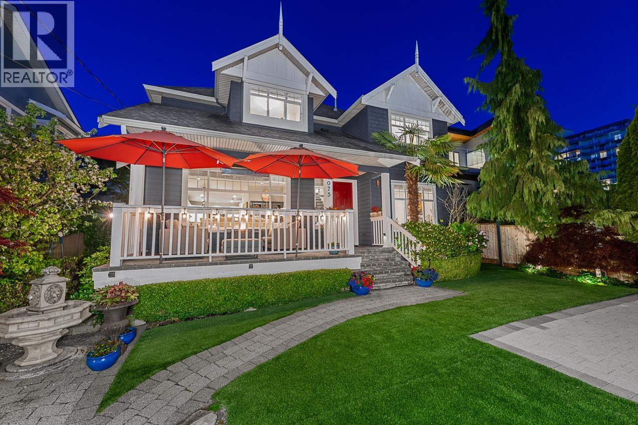 1075 ESPLANADE