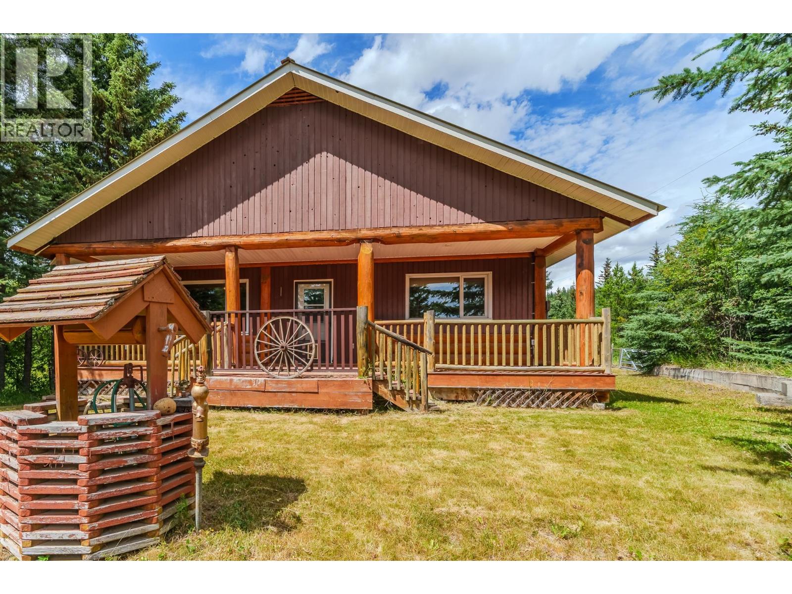 7532 CARIBOO CHALET