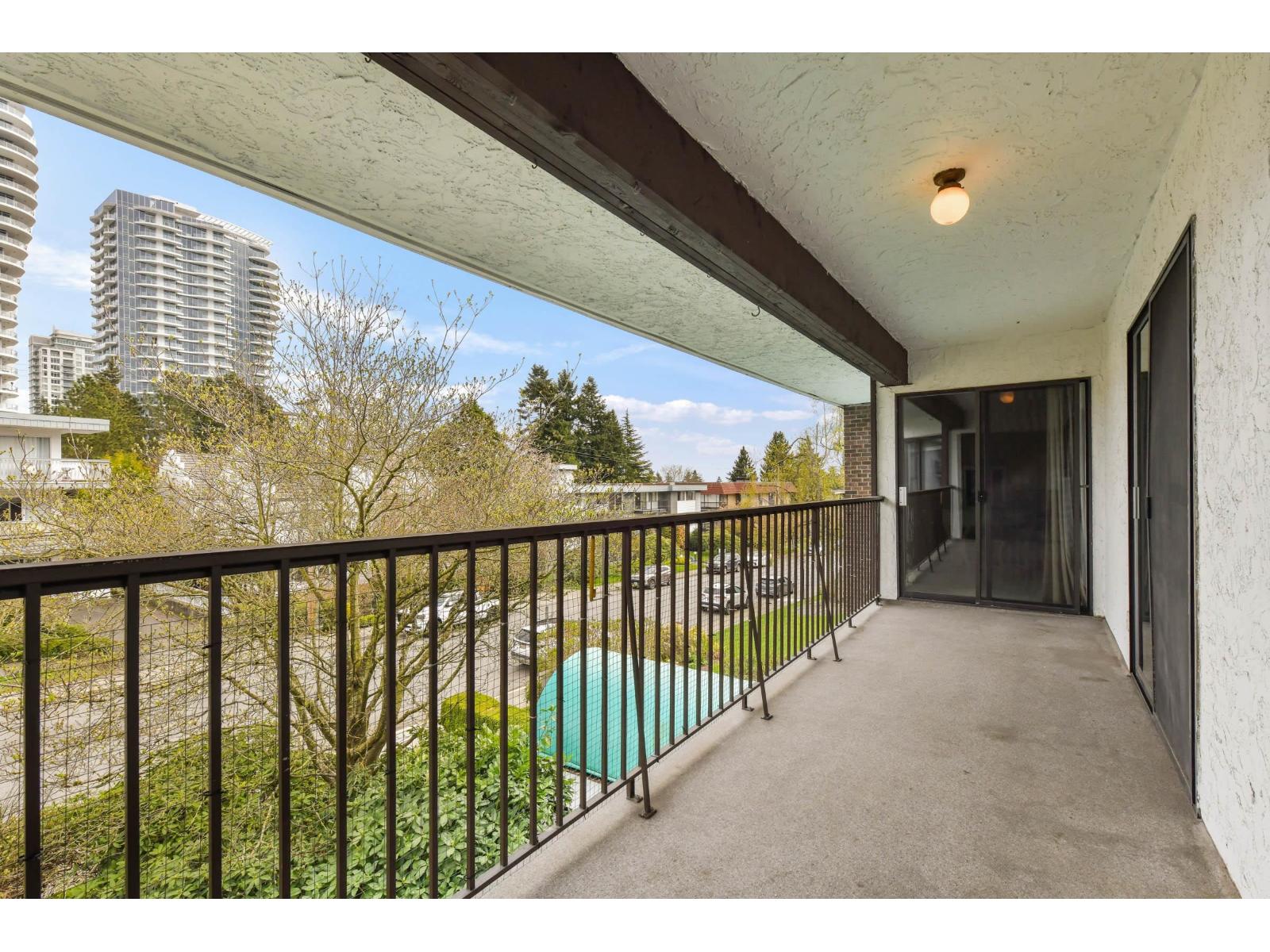1521 BLACKWOOD Unit 305