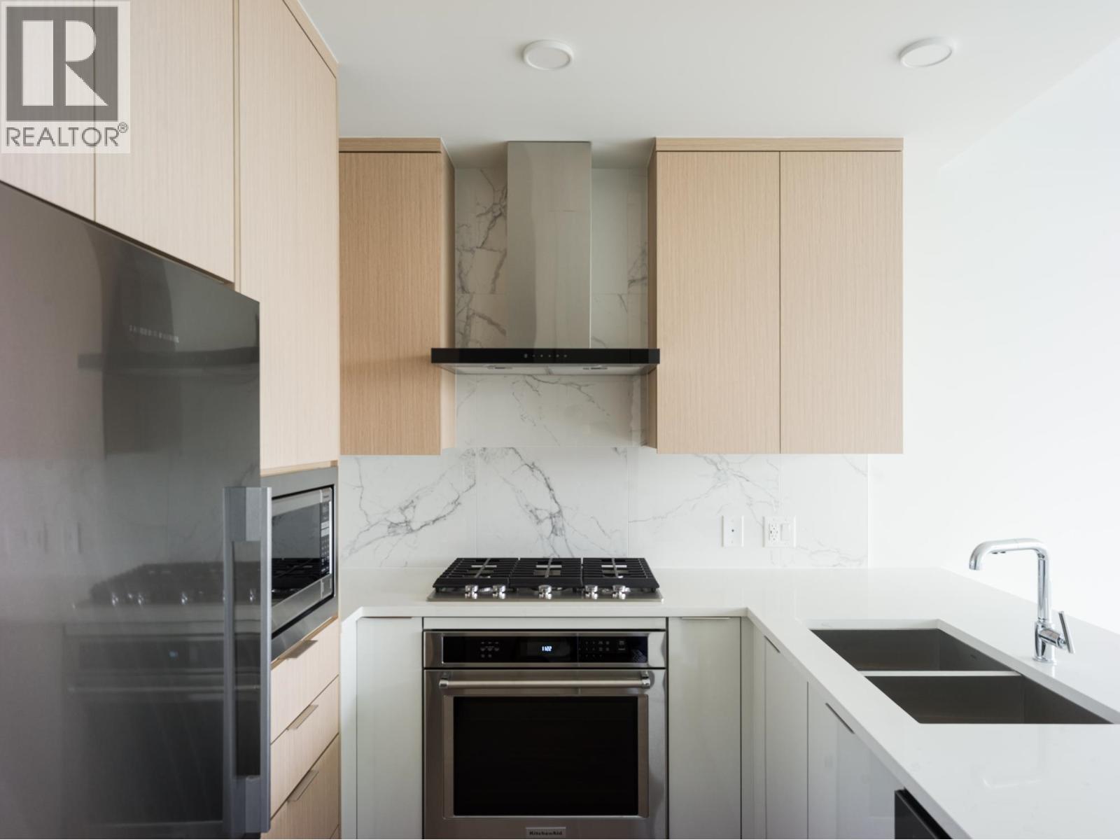 699 WHITING Unit 2104