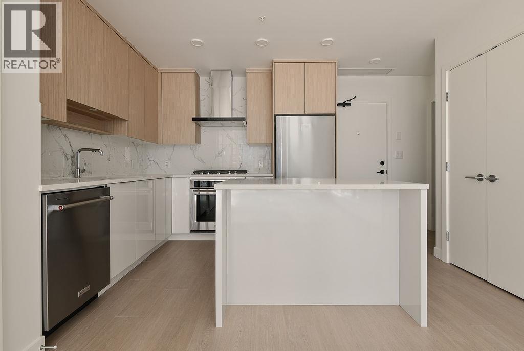 699 WHITING Unit 2102