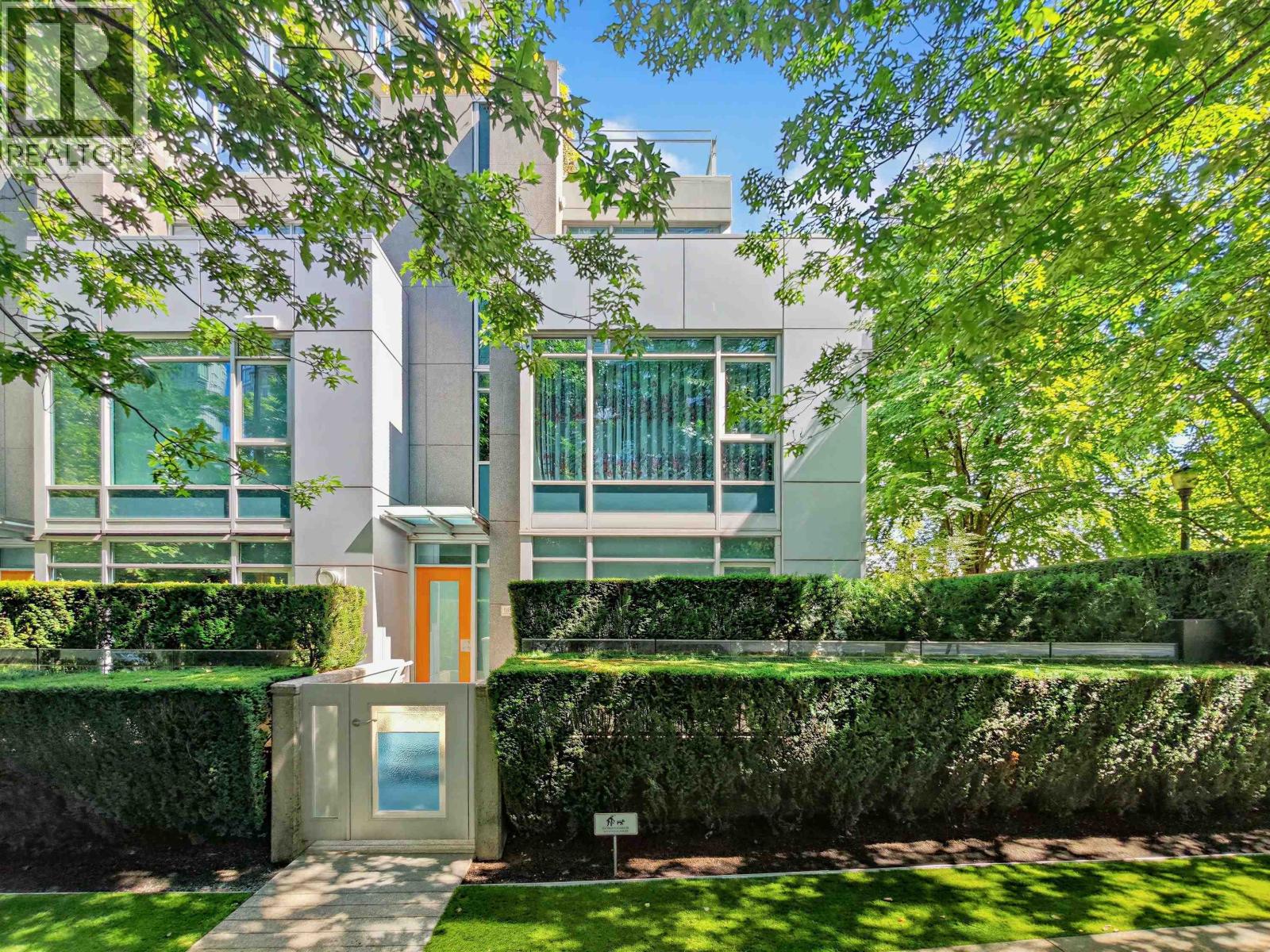 1211 CORDOVA