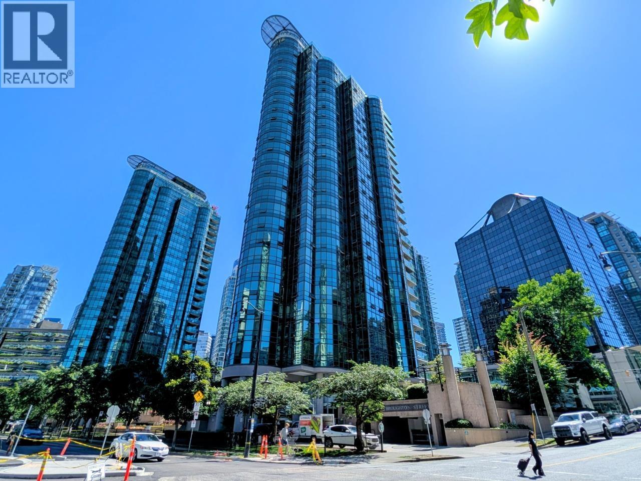 588 BROUGHTON Unit 202