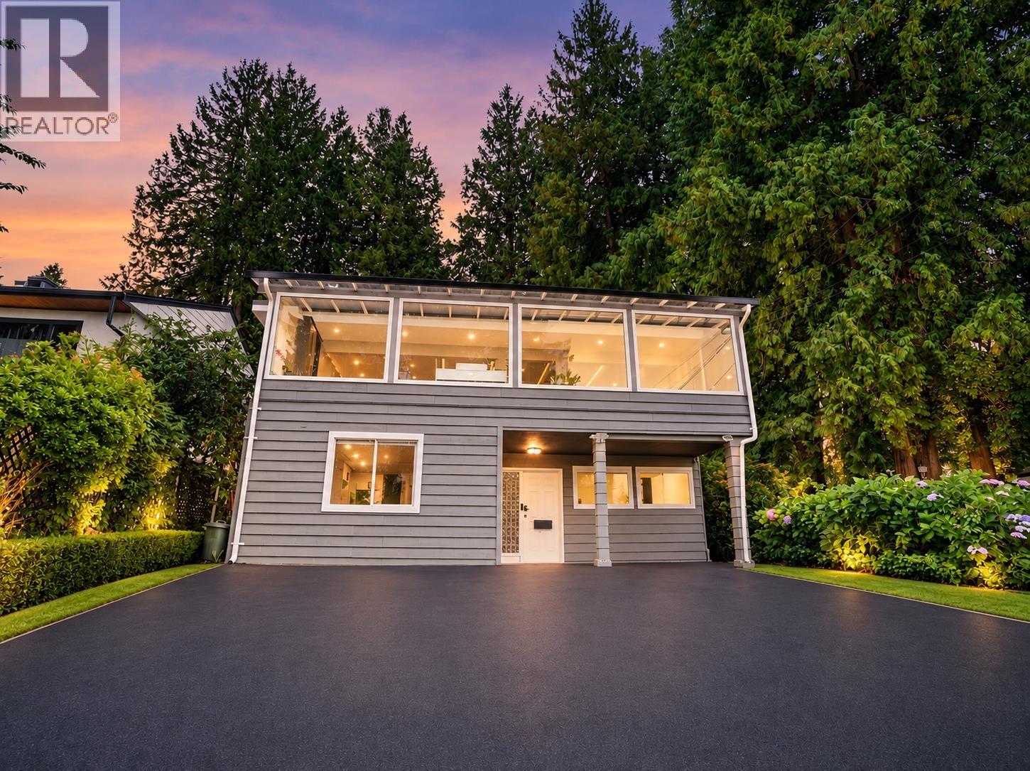 3570 LONSDALE