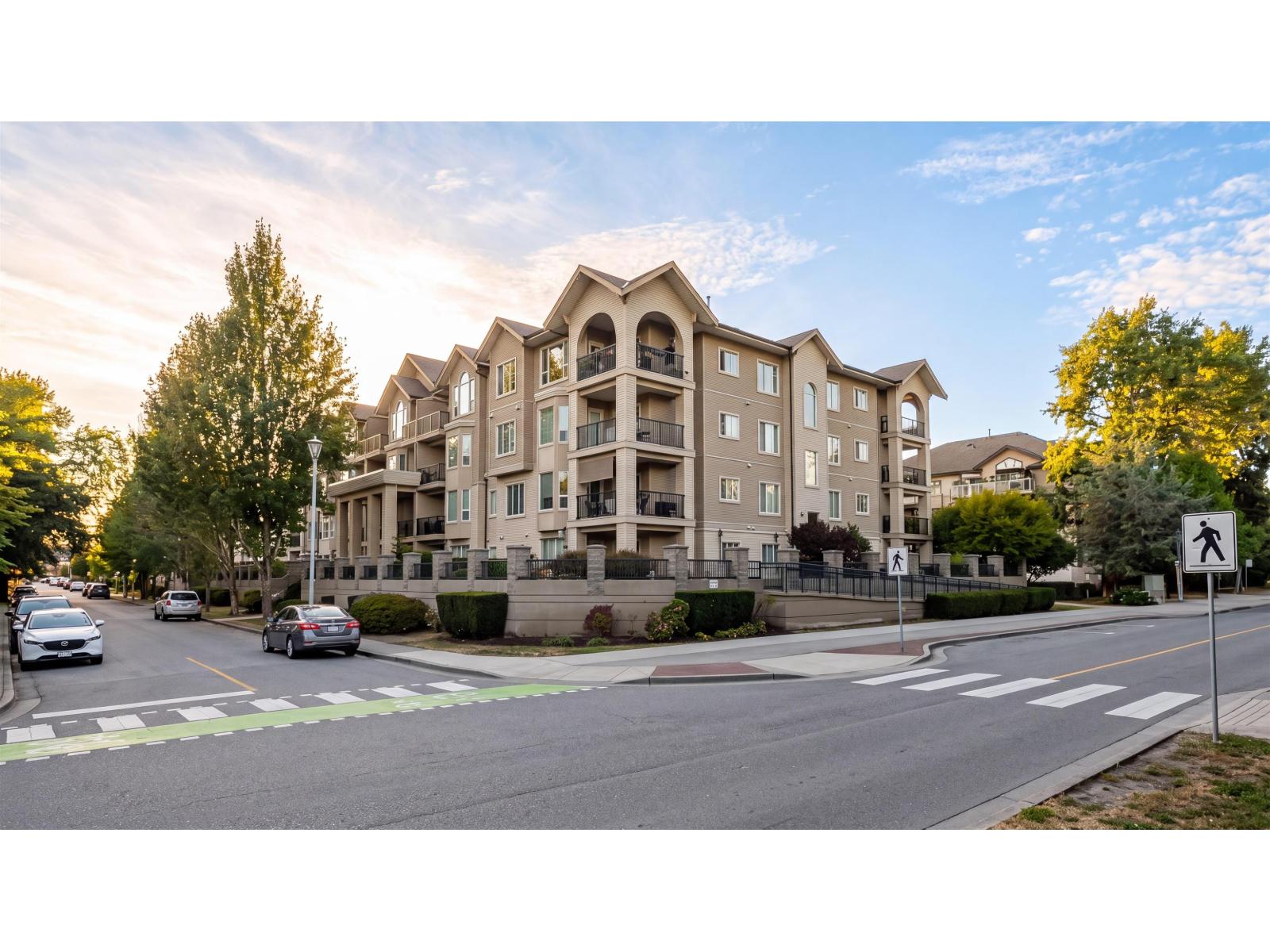 20281 53A Unit 401 photo 2