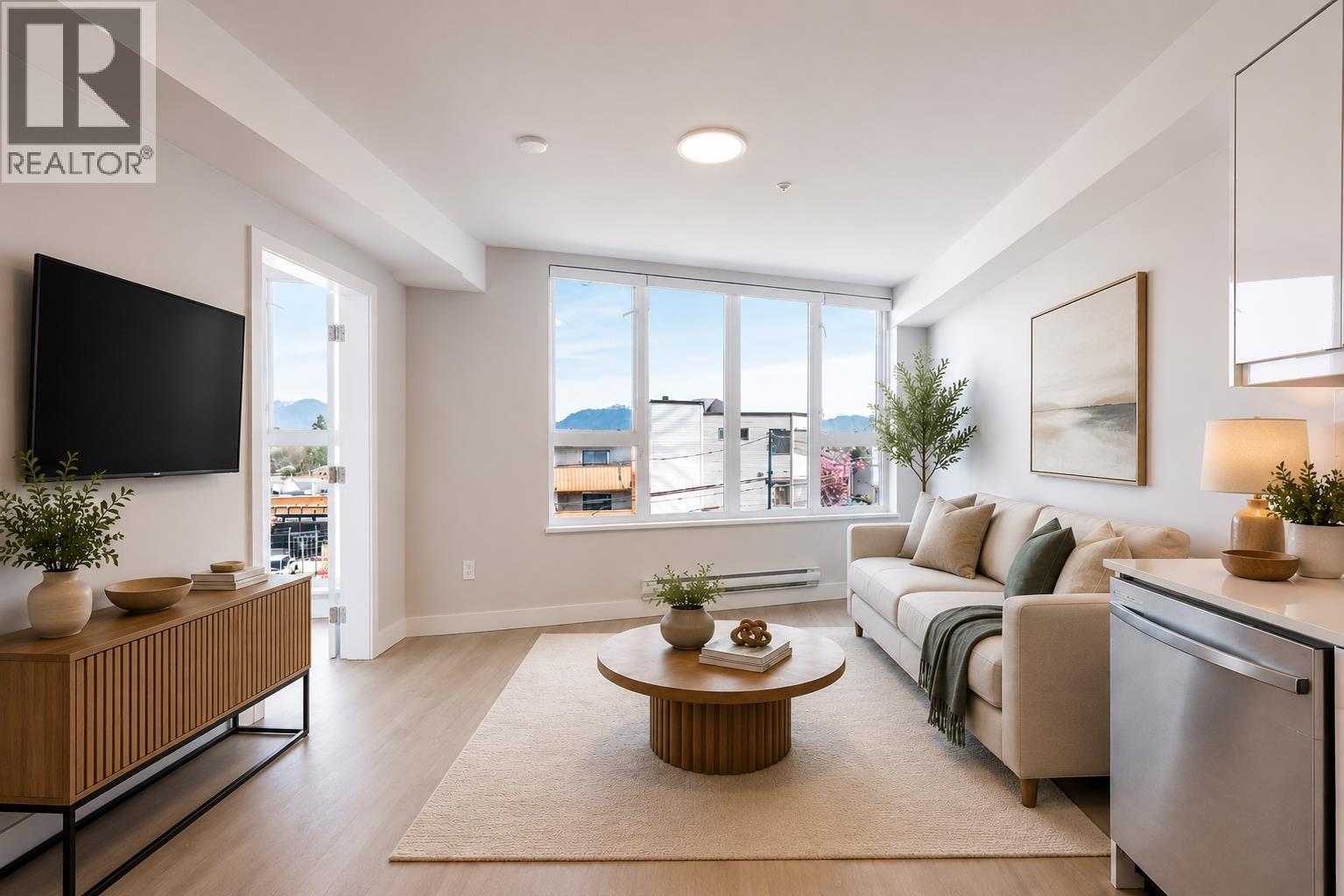 3050 KINGSWAY Unit 307