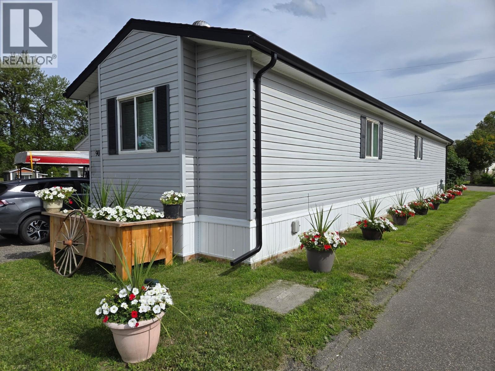 684 NORTH FRASER Unit 90