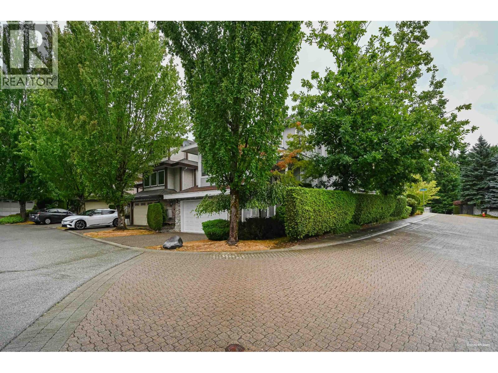2995 PINETREE