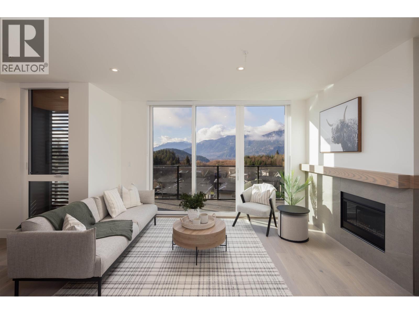 3405 MAMQUAM Unit 101