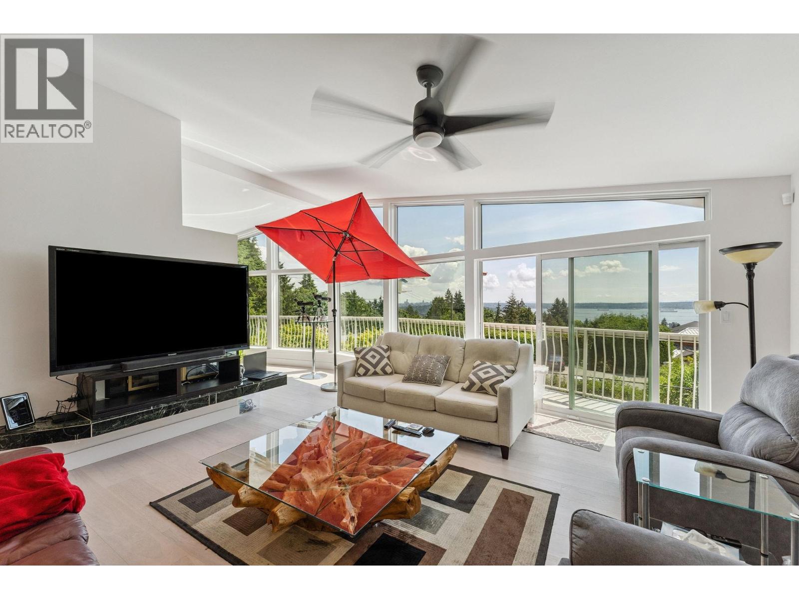 1725 ROSEBERY