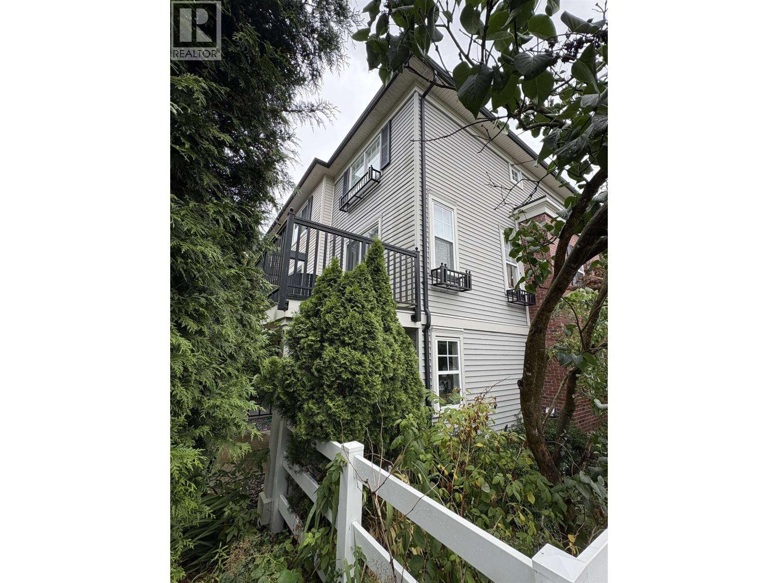 2495 DAVIES Unit 11