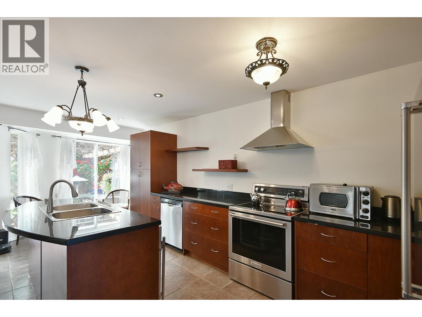 5875 TURNSTONE