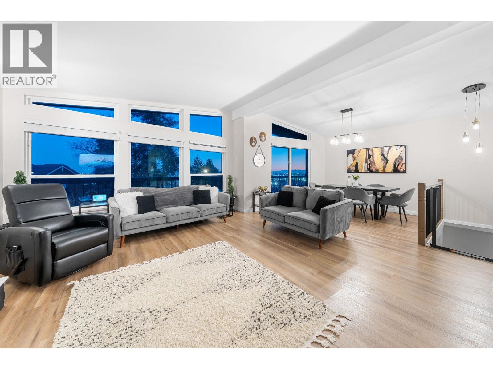 2131 FRASERVIEW