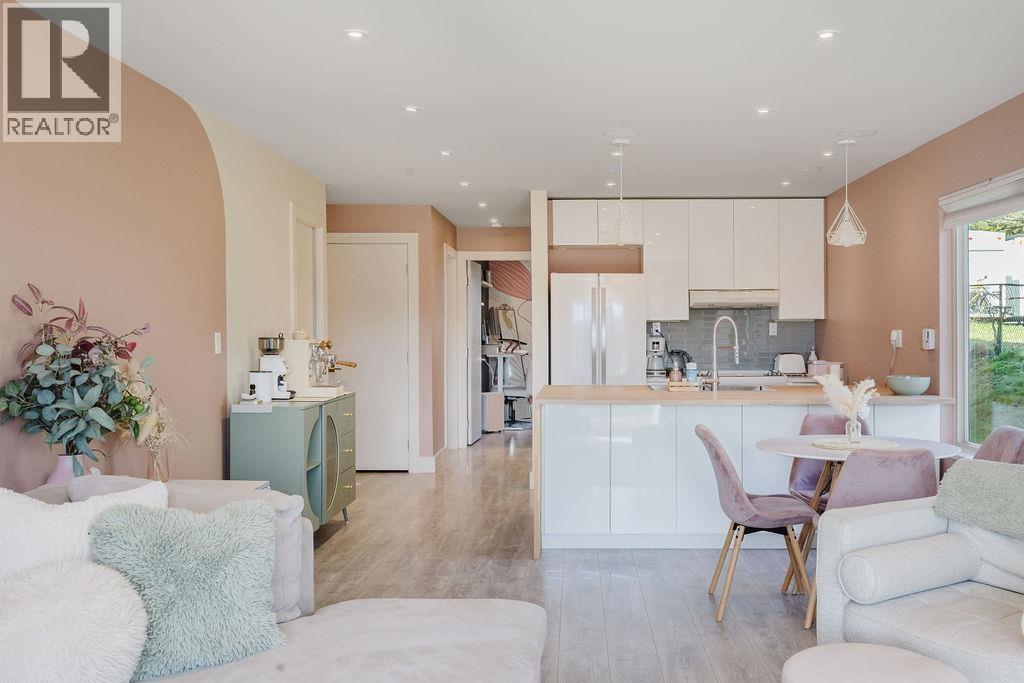 622 FARNHAM Unit 1