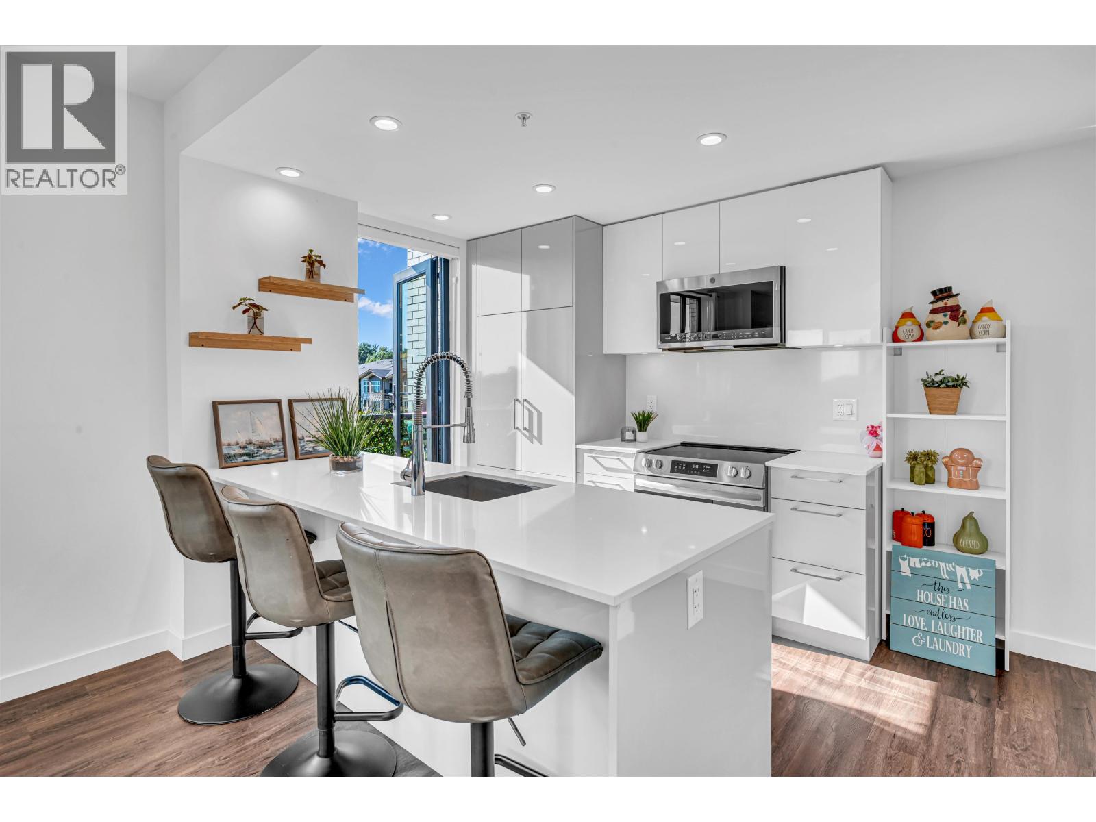 2446 SHAUGHNESSY Unit 406