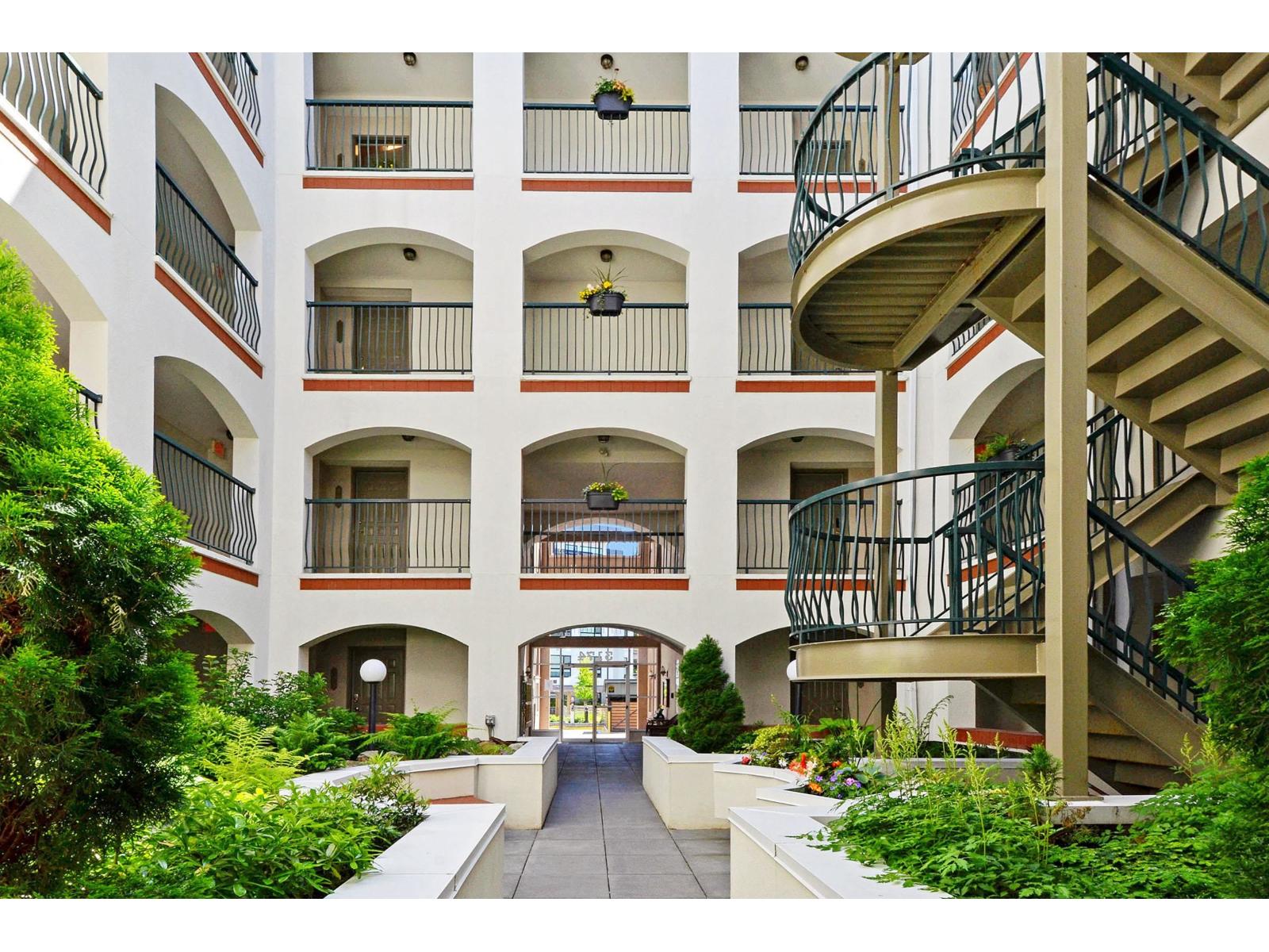 3174 GLADWIN Unit 303