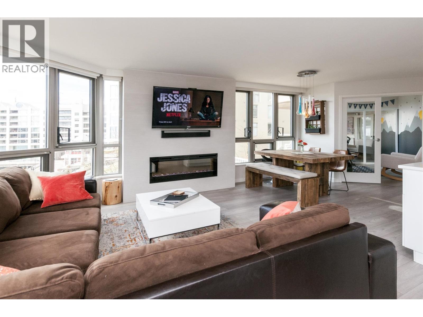 1625 HORNBY Unit 303