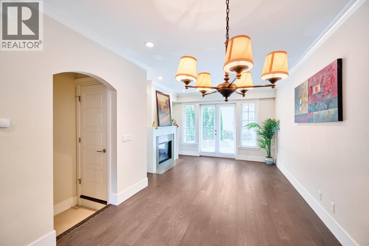 5483 DUNBAR photo 3