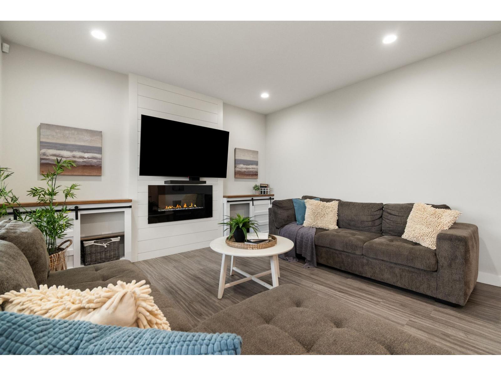 6262 REXFORD Unit 22