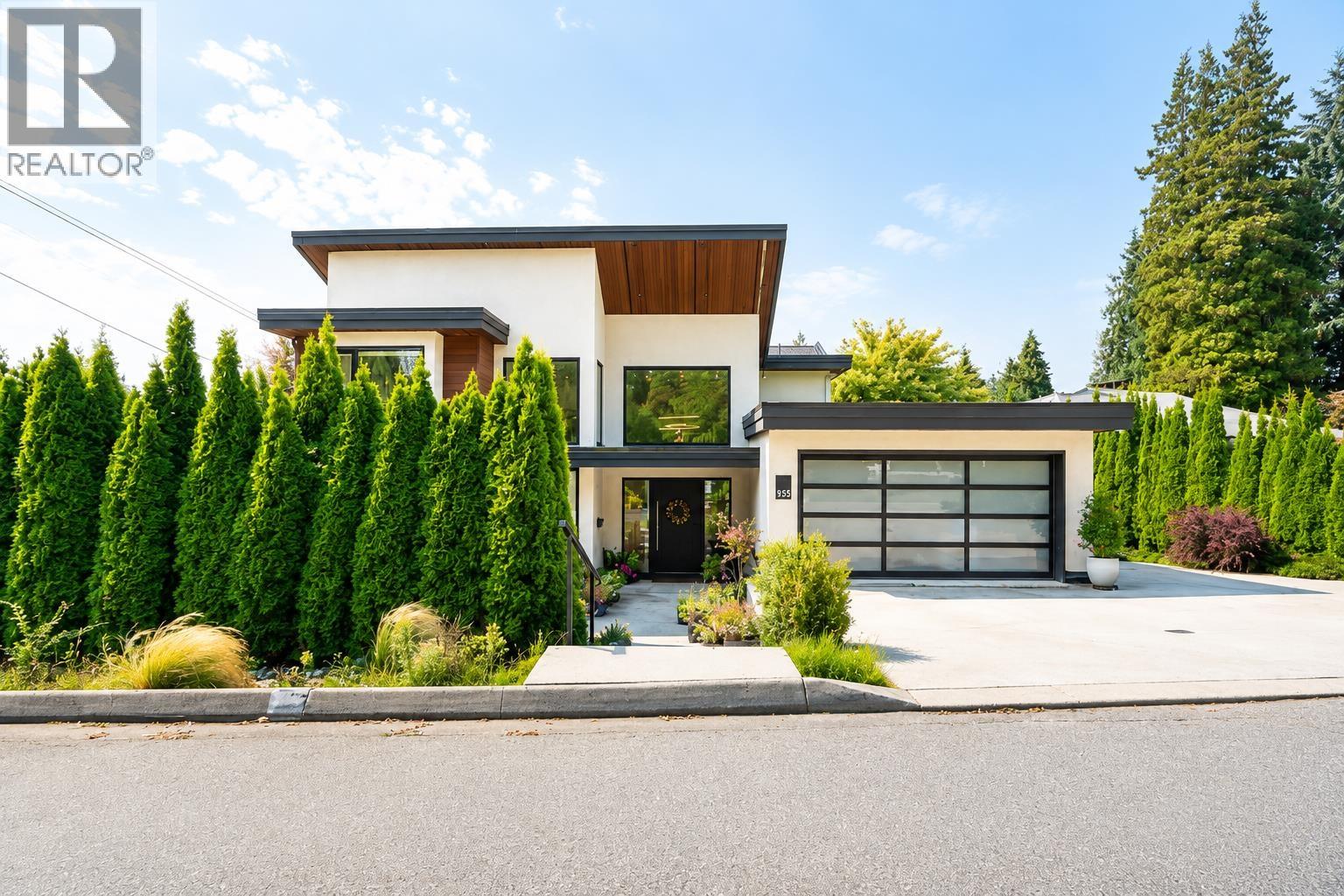 955 FOREST HILLS