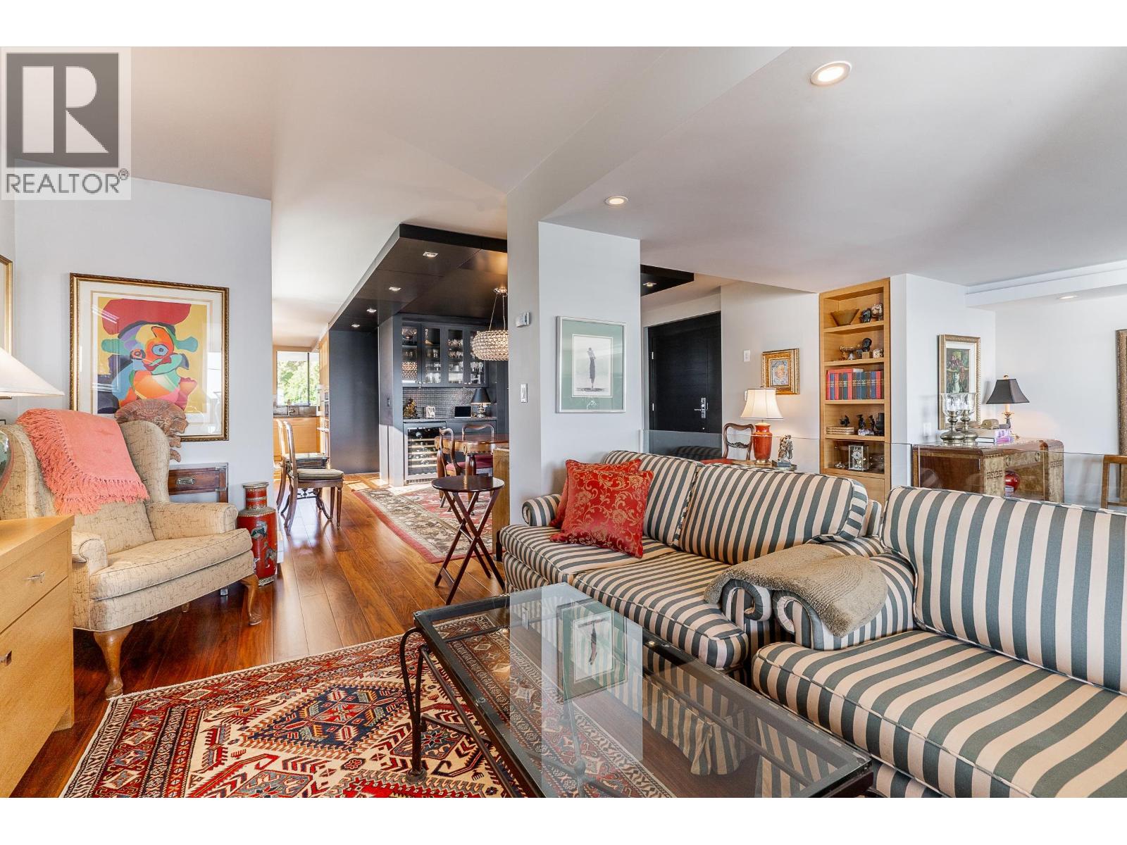 1930 BELLEVUE Unit 301