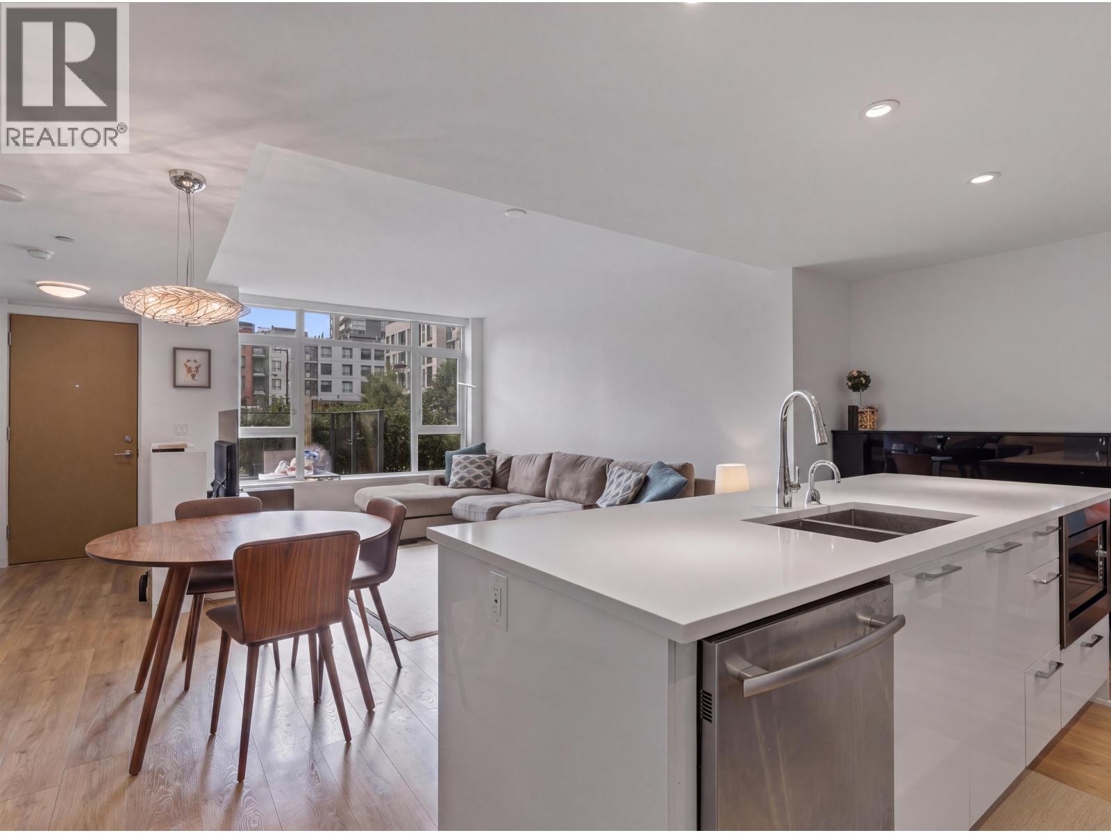 3565 SAWMILL Unit TH112
