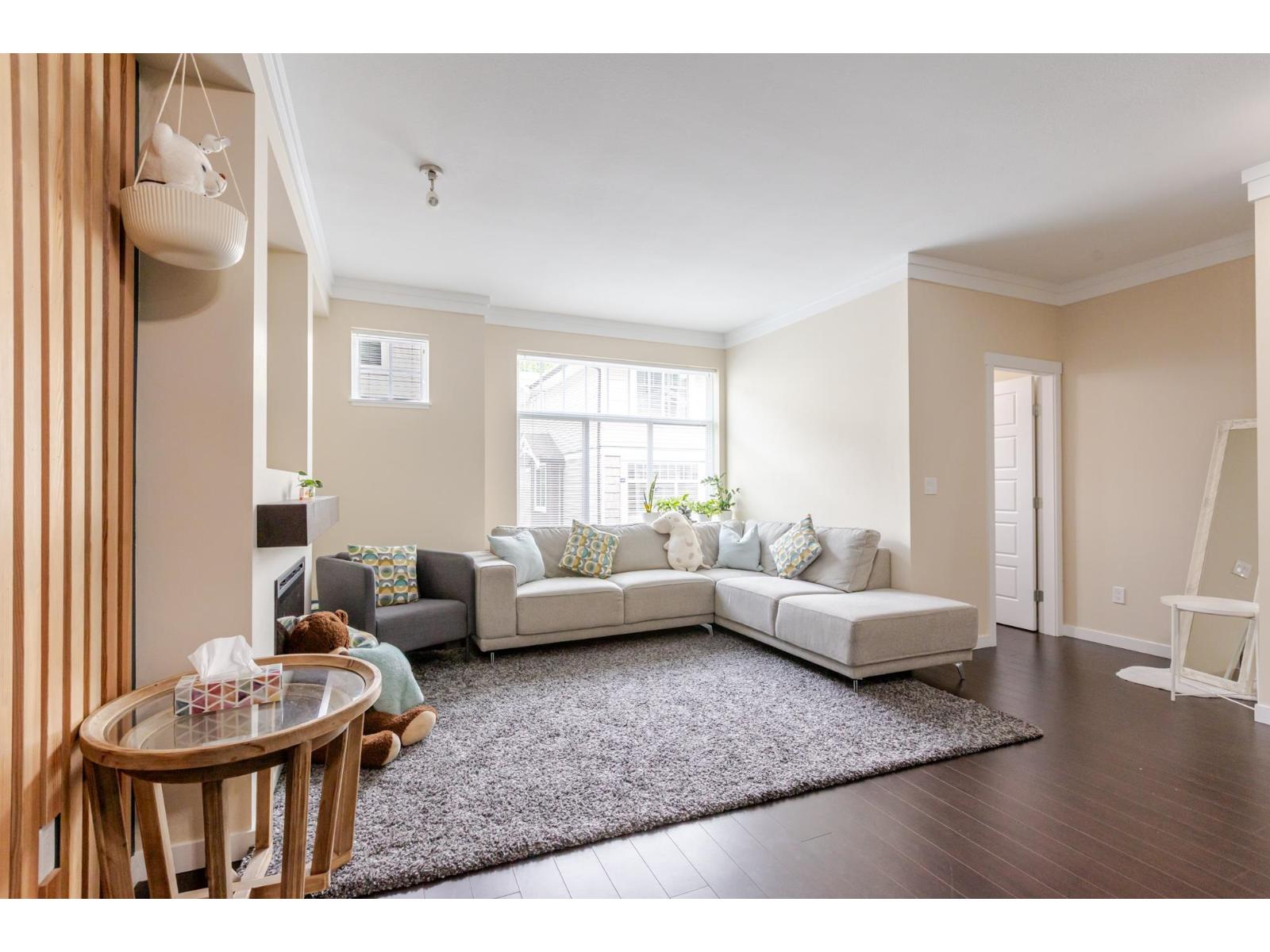 14356 63A Unit 80 photo 3