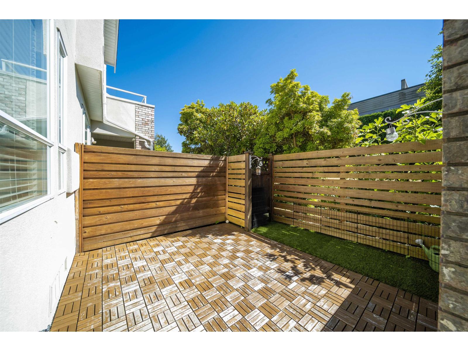 15550 26 Unit 155 photo 5
