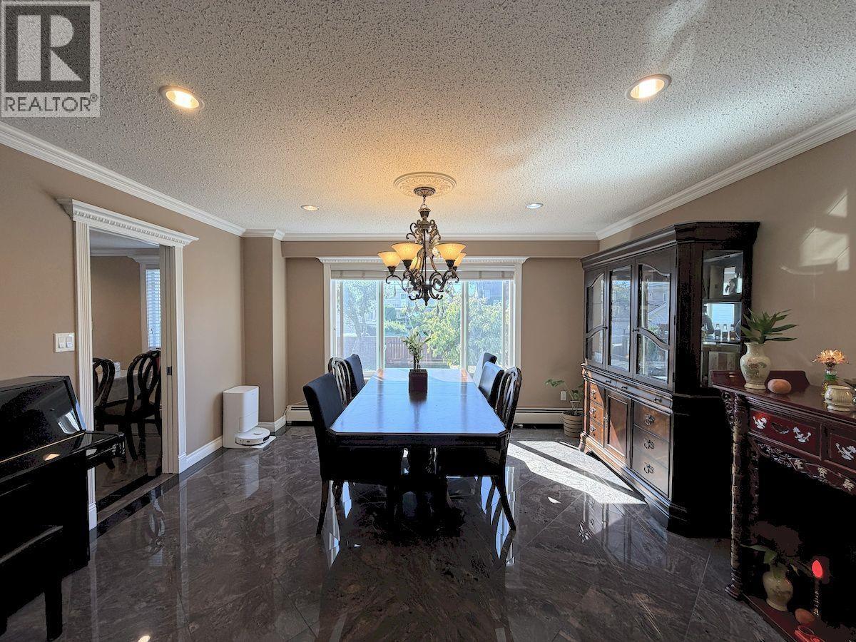 5885 LINCOLN photo 4