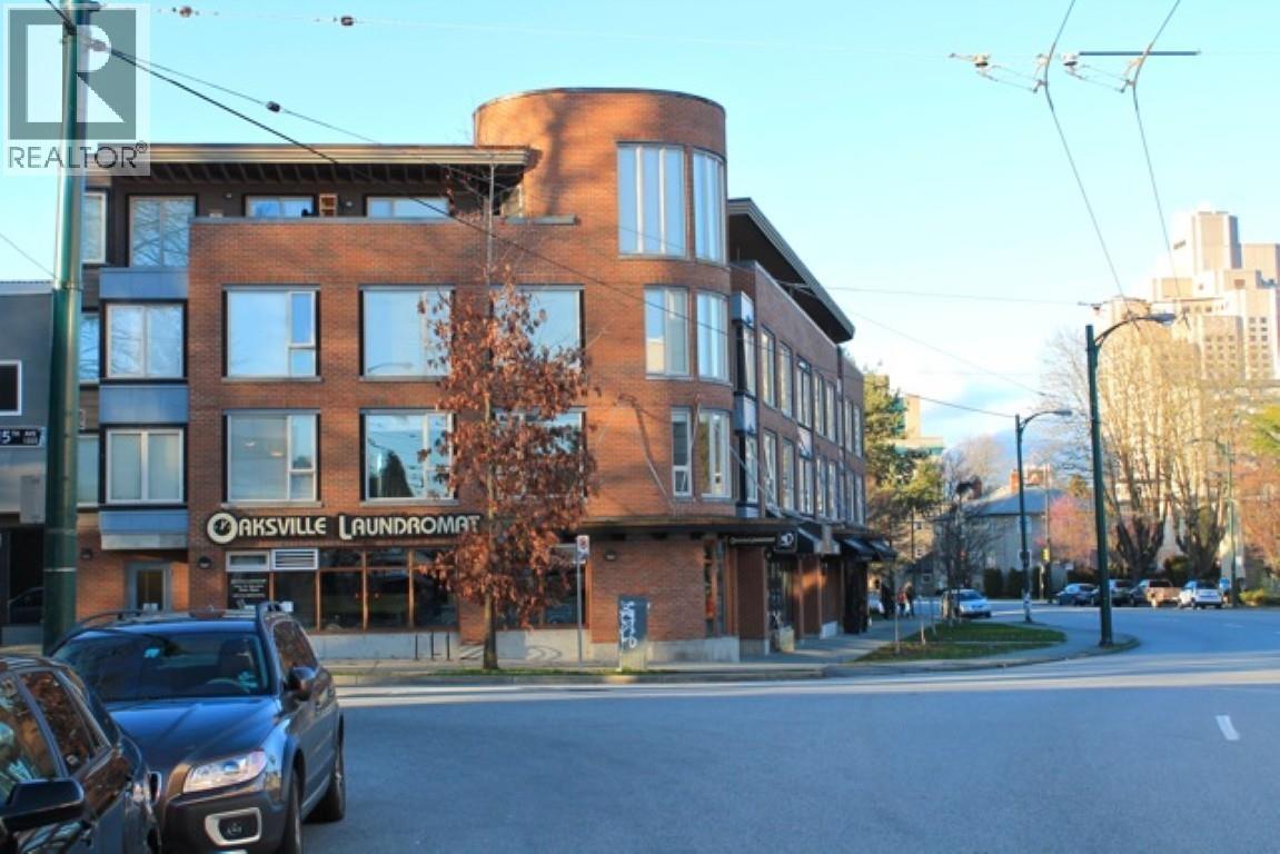 3089 OAK Unit 209