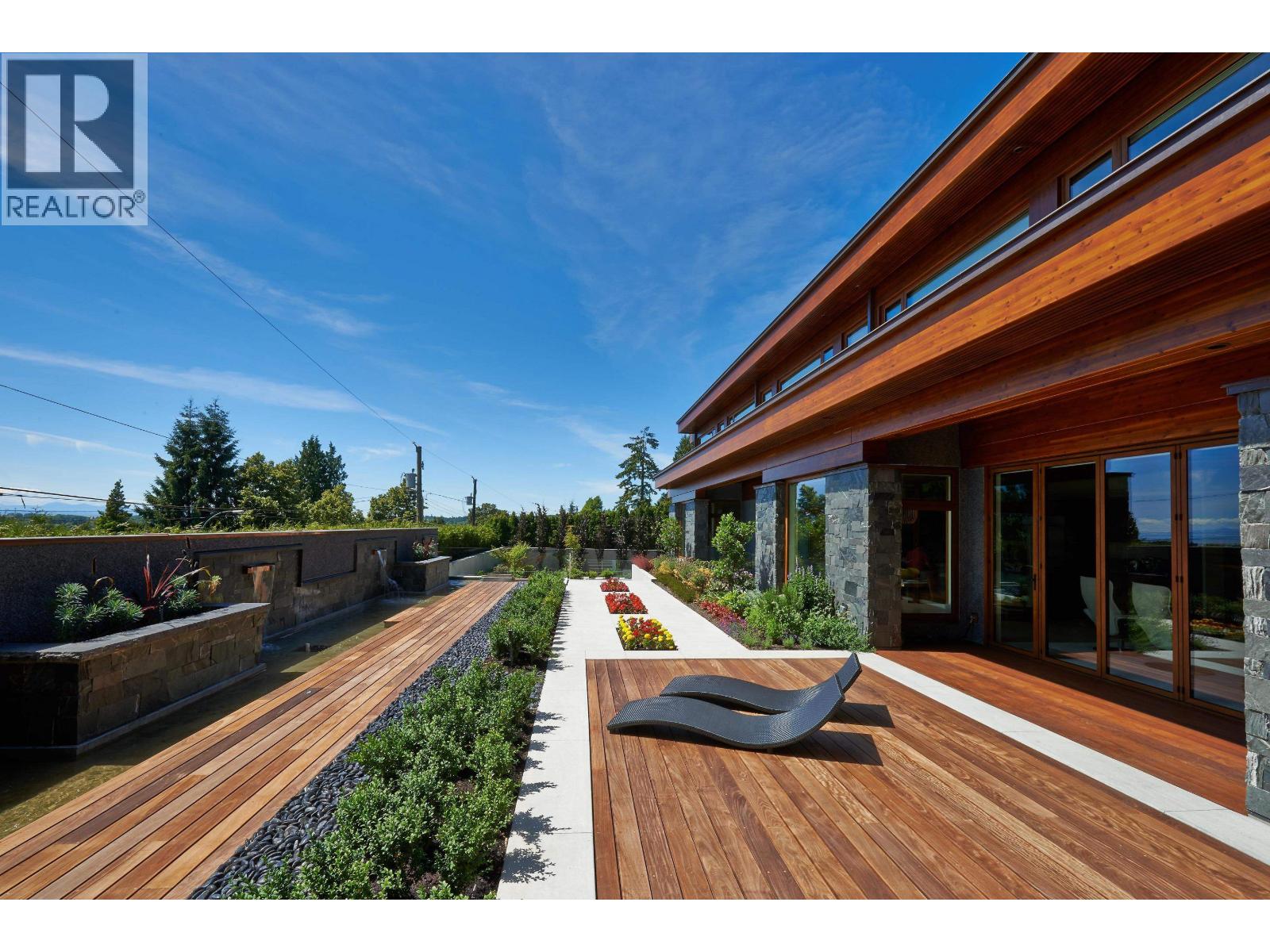 6889 BALSAM
